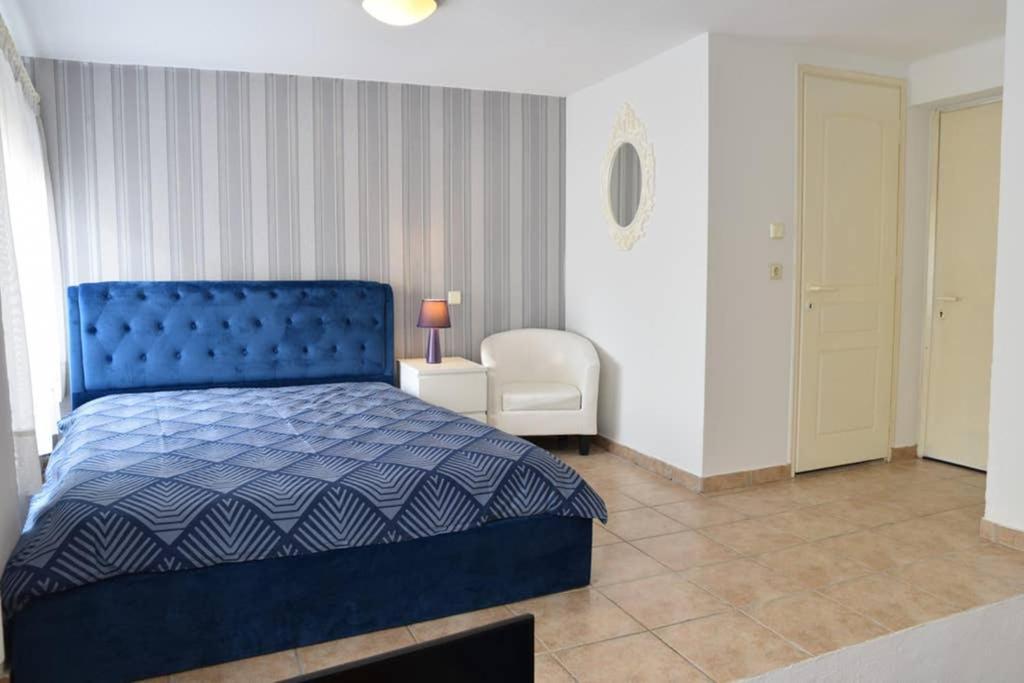 A Modern Bright Studio In The Center Of Kastoria Bagian luar foto