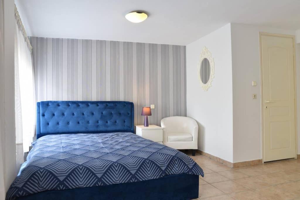 A Modern Bright Studio In The Center Of Kastoria Bagian luar foto