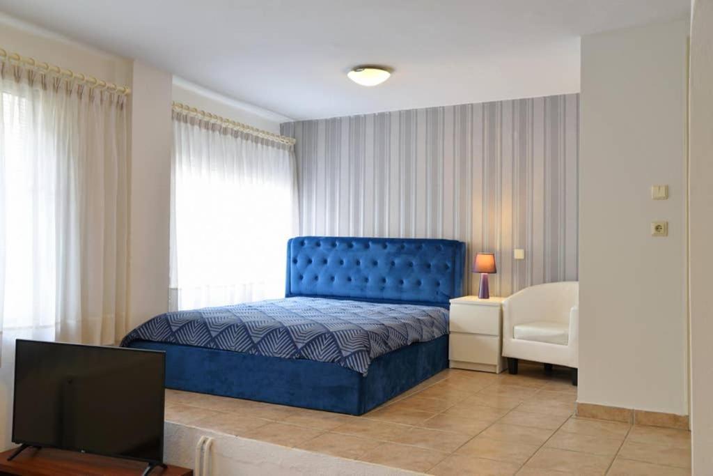 A Modern Bright Studio In The Center Of Kastoria Bagian luar foto