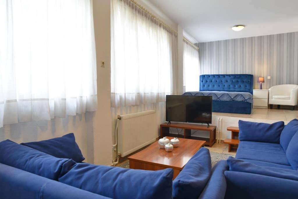 A Modern Bright Studio In The Center Of Kastoria Bagian luar foto