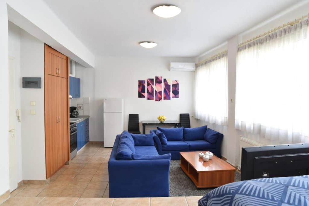 A Modern Bright Studio In The Center Of Kastoria Bagian luar foto