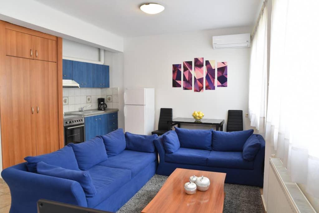 A Modern Bright Studio In The Center Of Kastoria Bagian luar foto